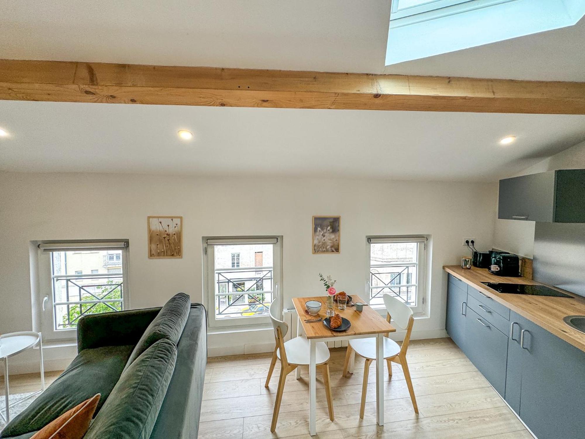 Cozy Niort Apartment Luaran gambar