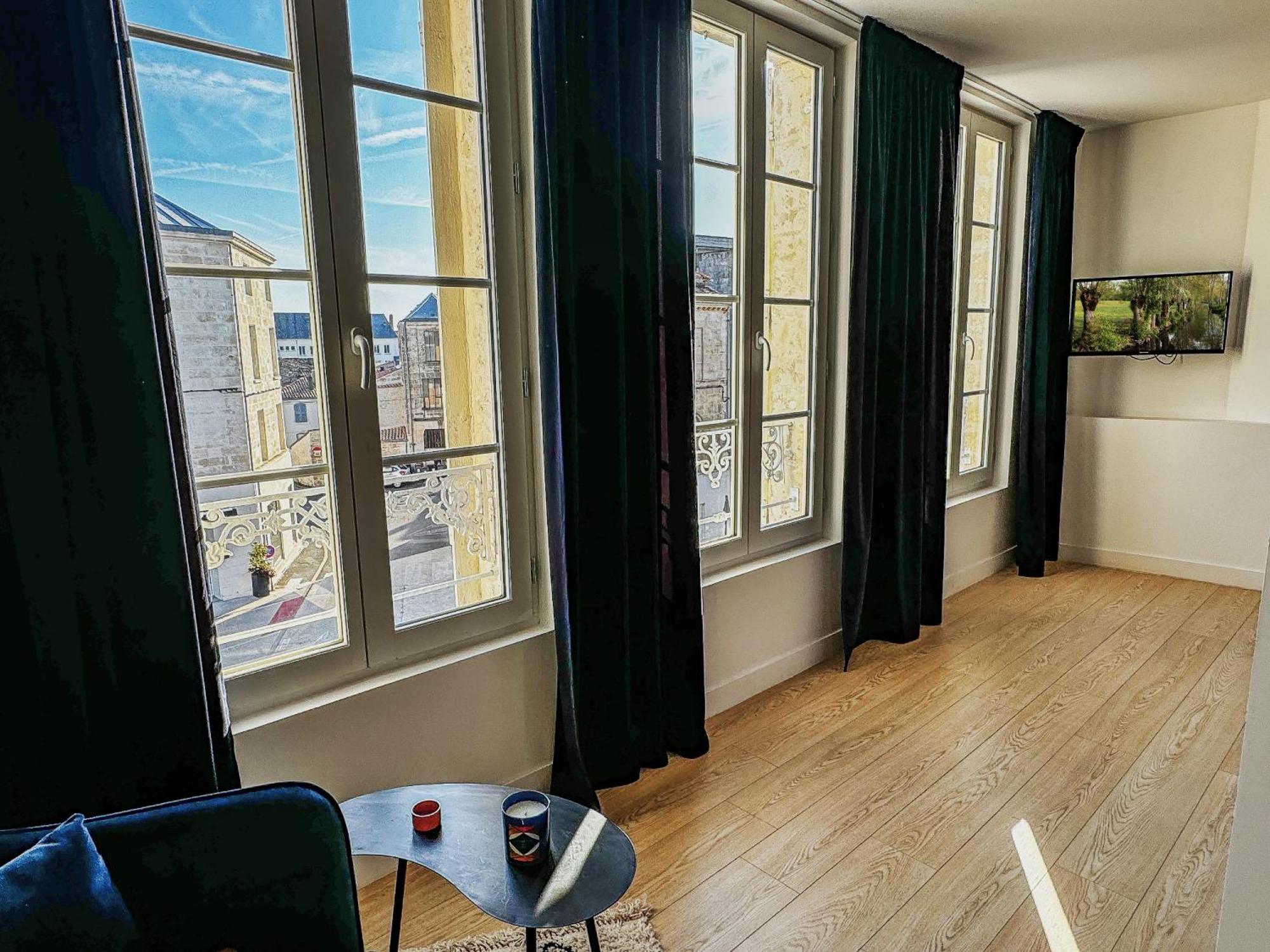 Cozy Niort Apartment Luaran gambar